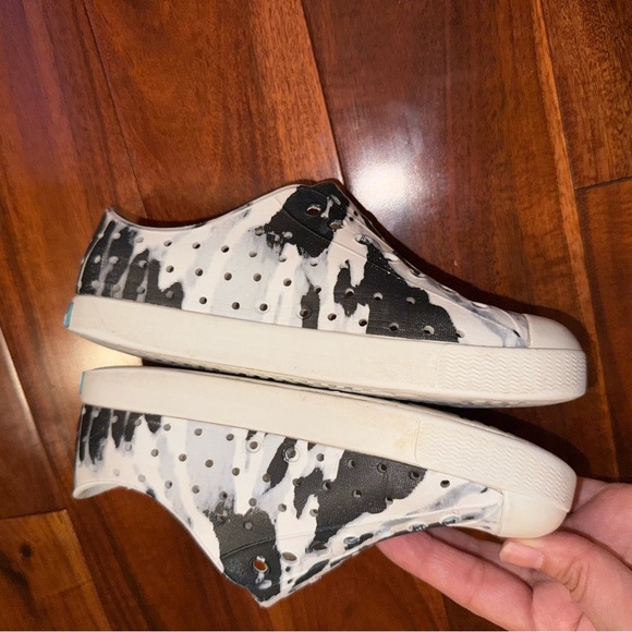 Native Black and White Water Shoes Slip-On 12 toddler - Picture 5 of 8